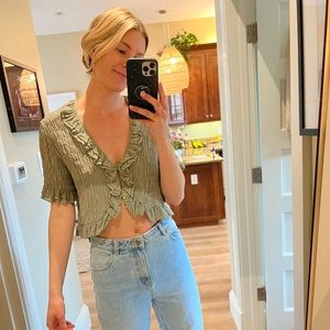 SALE! Cute cropped green Reformation viscose blouse